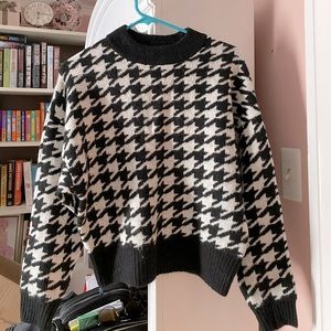 NEW BLACK & WHITE HOUNDSTOOTH  H&M SWEATER!!!